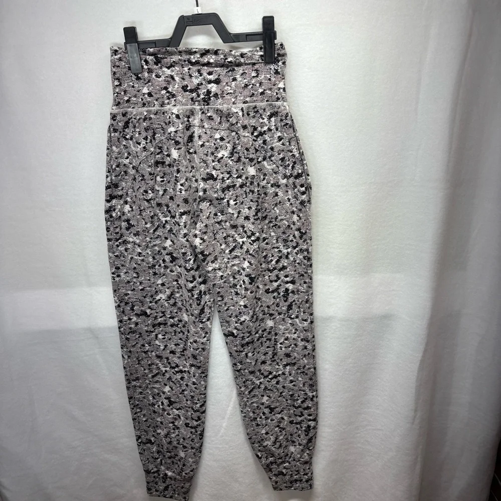 Athleta‎ Salutation Textured Joggers Women's XS Abstract Print High Rise Pockets